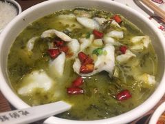 -渝是乎酸菜鱼(龙旗购物中心店)