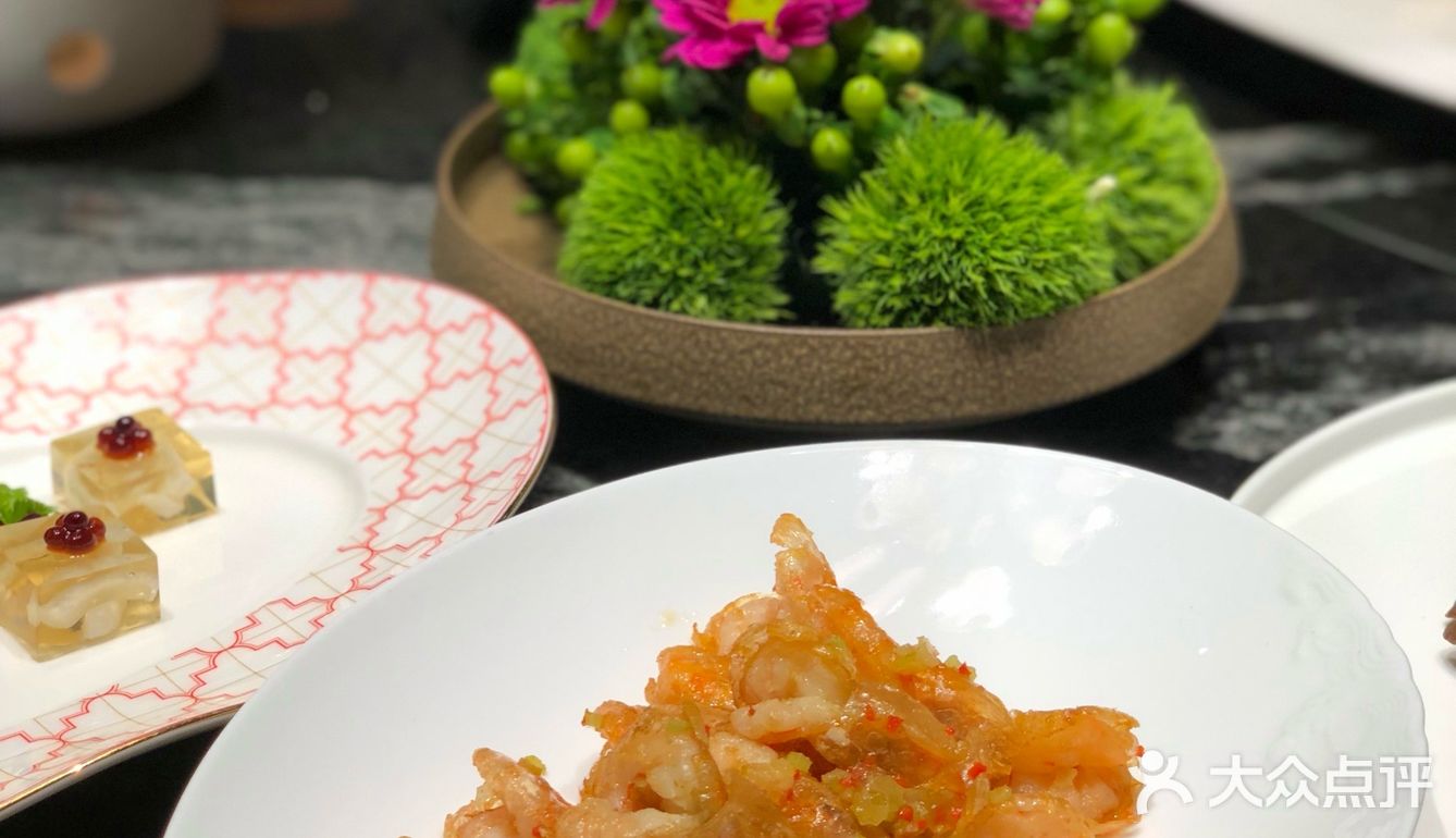 品鉴珍馐佳肴，尽享茶艺之美