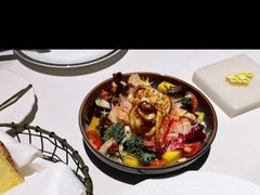 -Mogul Eatery·大亨餐酒馆