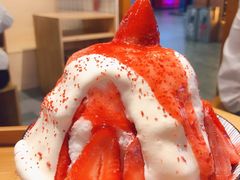 草莓生乳冰-怪物的冰与火(天虹商场中山路店)