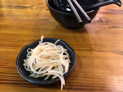 -丽虹云南过桥米线(兴工街店)