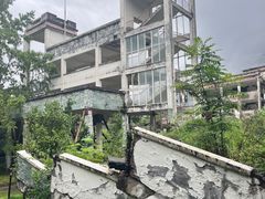 -四川汶川特大地震漩口中学遗址