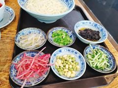 老北京炸酱面-门框胡同百年卤煮(新街口店)