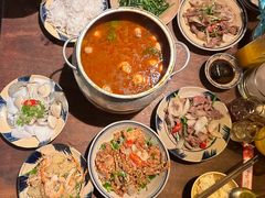 -Cuc Gach Quan Restaurant