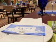 -香格里拉鱼跃地中海西餐厅·牛排披萨