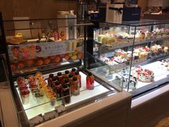-巴黎贝甜(大宁国际商业广场店)