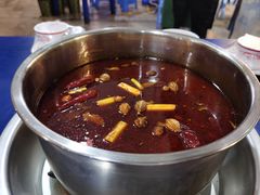 -牛华周记麻辣烫起源店