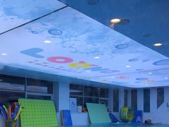 -龙格亲子游泳·水育早教中心(华亿大润发店)