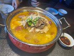 -靠山屯东北农家菜(八龙桥雅苑店)