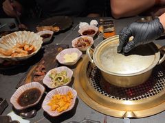 -铭牛烧肉·和牛海鲜自助(高新月牙湖店)