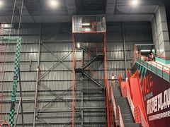 -极限PLAY运动娱乐新世界·团建派对潮玩休闲馆·室内蹦极高空游乐园