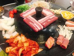 -豚豚家돈돈가韩国锅盖烤肉(新北万达店)