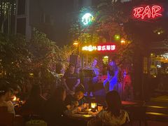 -城墙外BAR