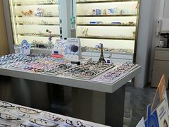 -视野联行眼镜·蔡司授权店(长白万象汇店)