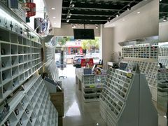 -诺柯视眼镜-蔡司依视路官方工厂店(淞南一店)