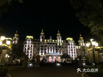 房间布置很温馨，床品干净舒适