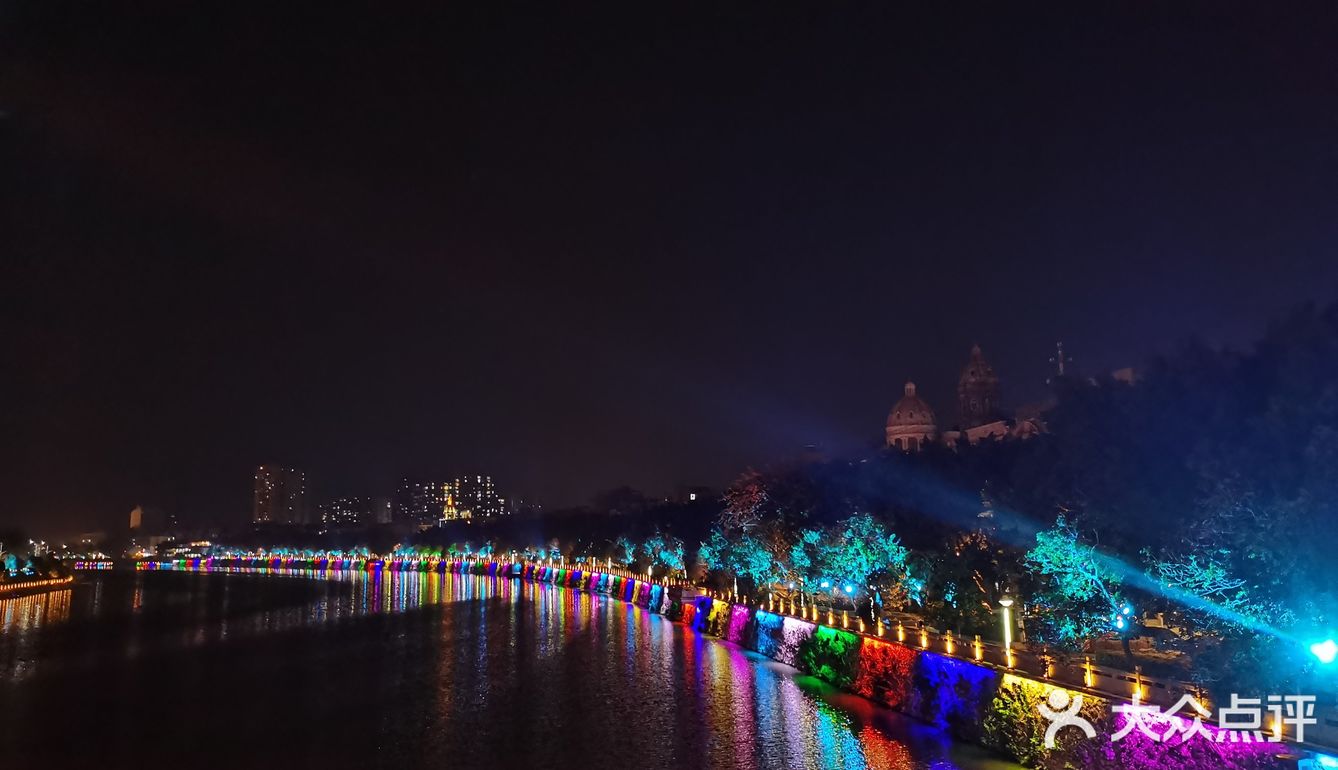 北流因圭水北流而名,城区临圭江一侧在90年代也被改造