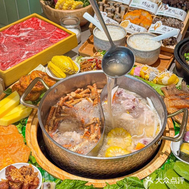 三亚椰子鸡天花板被我挖到!这口鲜到尖叫的三亚美食谁懂啊!