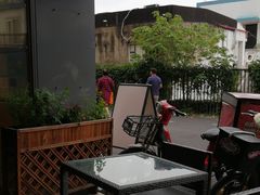 -必胜客(龙吴宅急送店)