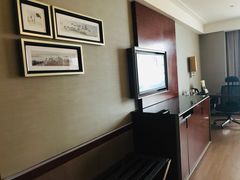 -武汉光谷广场杨家湾地铁站怡程酒店