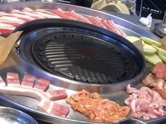 -哈哈碳都·牛肋条无限自助烤肉(台江万达店)
