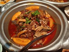 酸笋煮牛肉-中8楼风尚云南菜(颐堤港店)