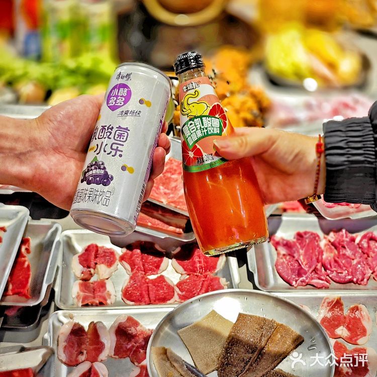听朋友介绍五角场新开了一家铜炉火锅自助。羊肉串