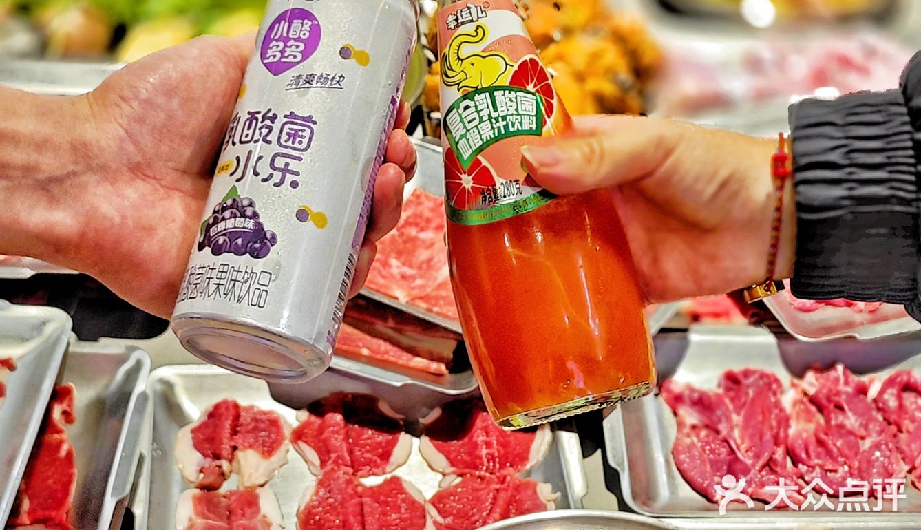 听朋友介绍五角场新开了一家铜炉火锅自助。羊肉串
