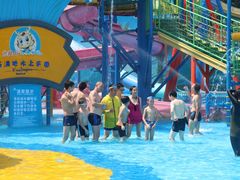 -平湖九龙山乐满地水上乐园
