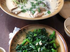 砂锅鱼头-75幢私房菜馆