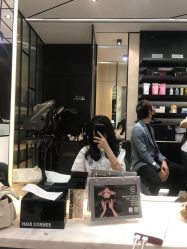 -HAIR CORNER
