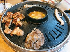 -江南猪肉商会无限续吃(弘大店)