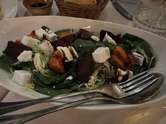 李子无花果和羊芝士沙拉-La Tavernetta(Bar à Vin)(乌鲁木齐路店)