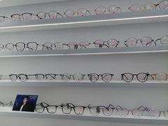 -美式眼镜·授权蔡司.依视路.尼康.豪雅.明月(南翔印象城店)