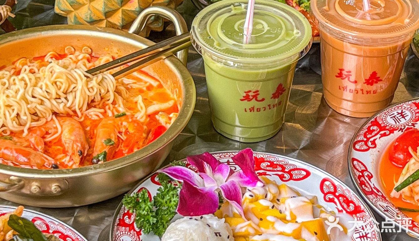 厨师都是泰国人的大排档味道太正了 太羡慕了