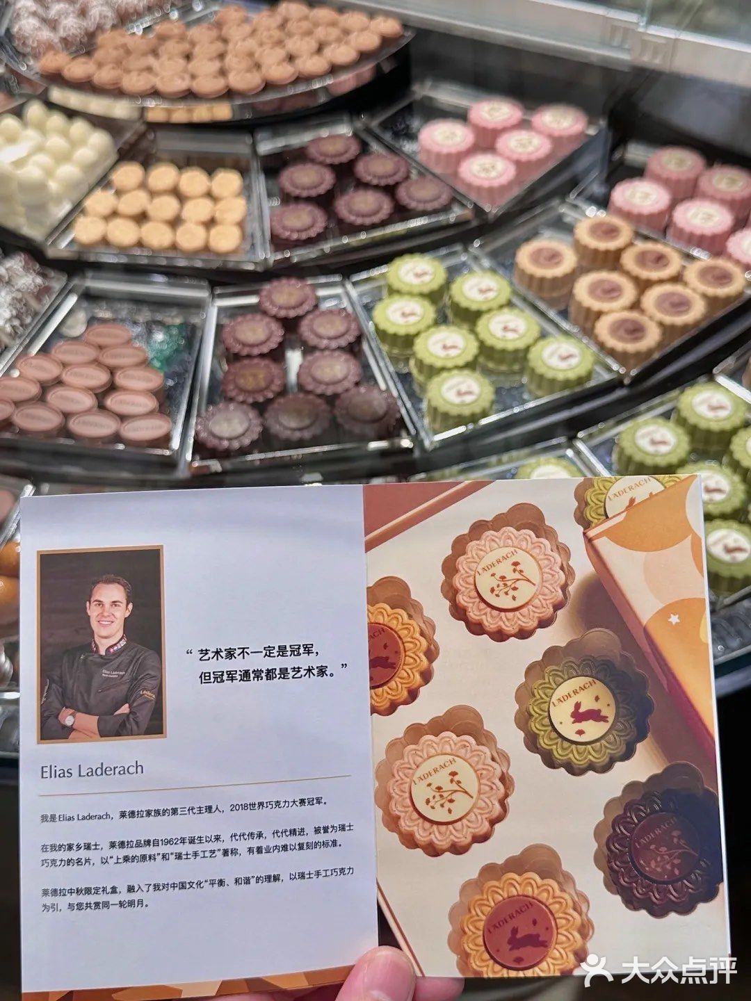 有钱人吃的月饼已经next level…！！