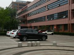 -北京市海淀医院-停车场