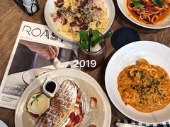 -ROAST coffee & eatery