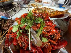 -老街烧烤大排档·地道湖北菜·龙虾馆(汉口火车站店)