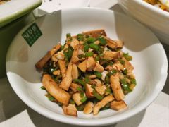 青椒炒香干-绿草地·湘菜(悦方ID mall店)