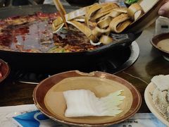 -黄潇洒老火锅(九眼桥宏济巷店)