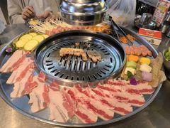 -哈哈碳都·牛肋条无限自助烤肉(台江万达店)
