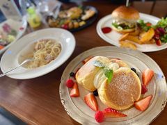莓果奶油芝士舒芙蕾松饼-UPPER KITCHEN(延安路店)