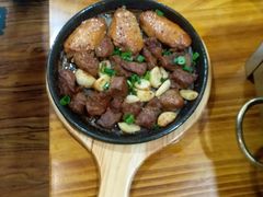 -老东镇啤酒屋海鲜加工·蒸汽海鲜·海鲜烧烤(台东店)