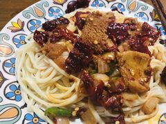 -歹歹的加个面过油肉拌面