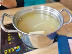 酸萝卜鸭汤锅-龙聚德北京烤鸭(沙坪坝华宇A馆店)