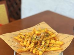 -Mark&Mars Restaurant