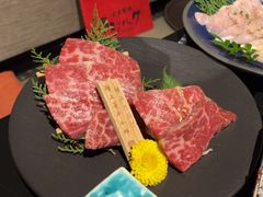 -山川小町·极番烧肉(新地假日广场店)