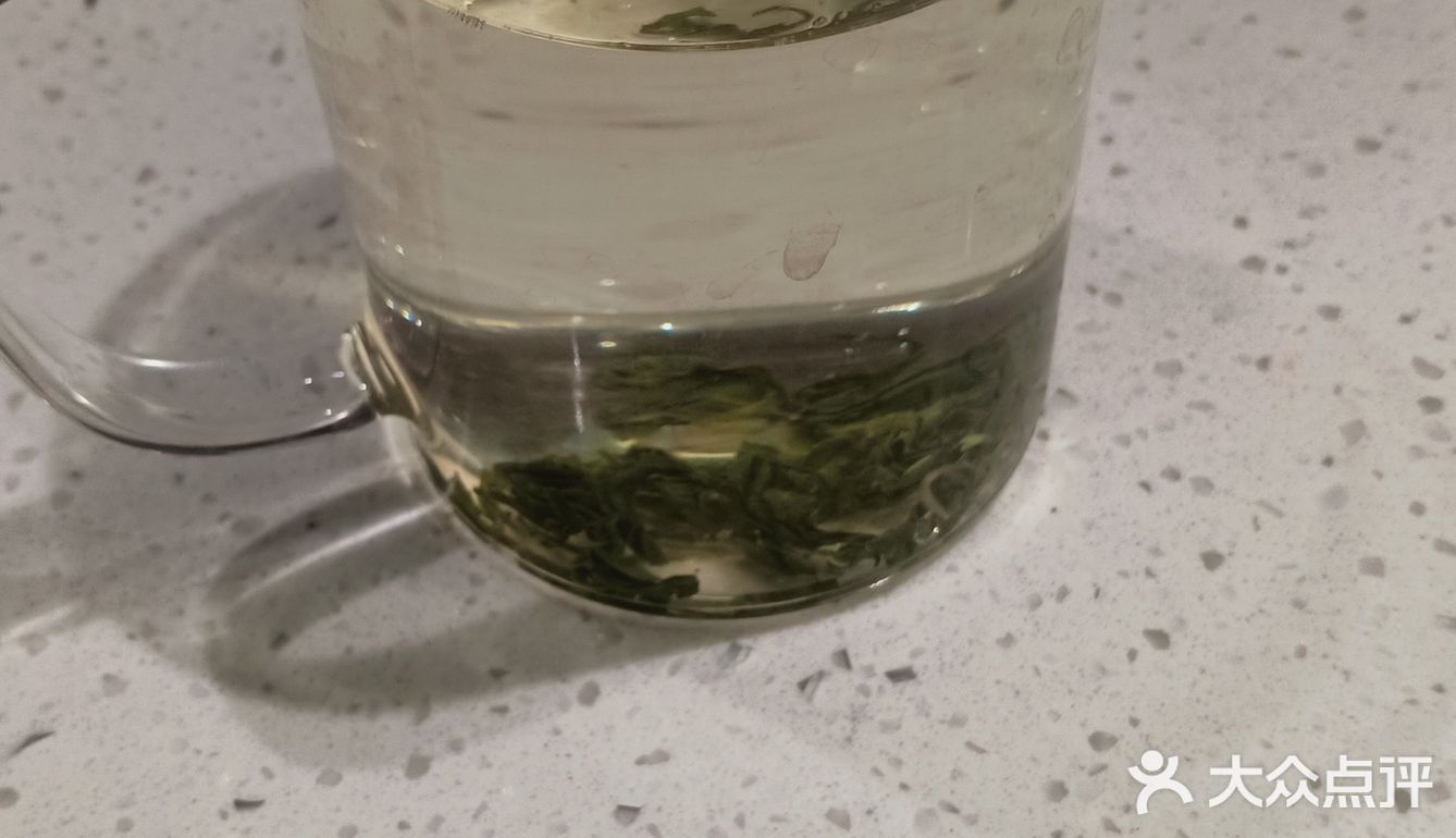 干净整齐，菜品少而精，一个狮子头，黄瓜、沙拉爽口