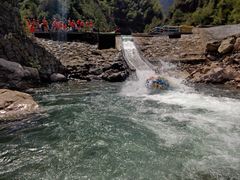 -安吉龙王山峡谷漂流